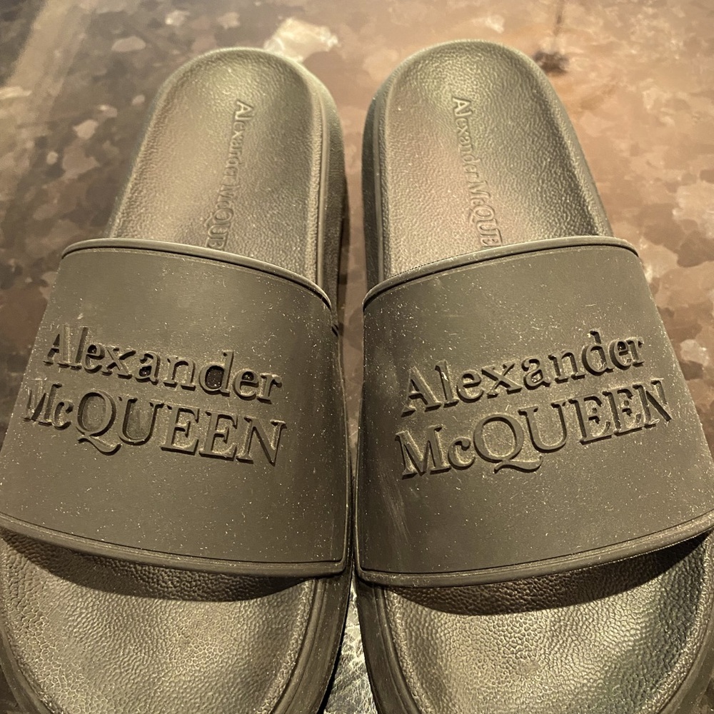 Alexander McQueen black summer slides